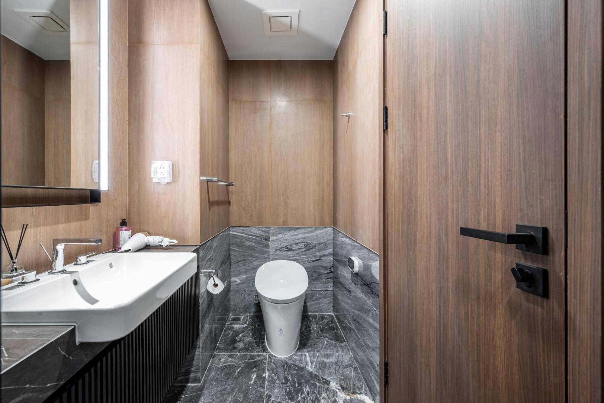Lumiere Riverside-kiri-serene Unit In Thao Dien Apartment